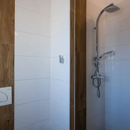 Ferienhaus Kuenstler By Interhome Vrznaveri