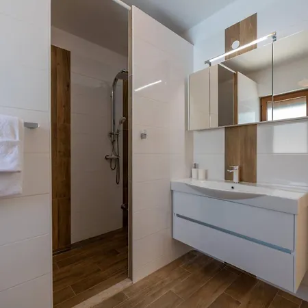 Kuenstler By Interhome *