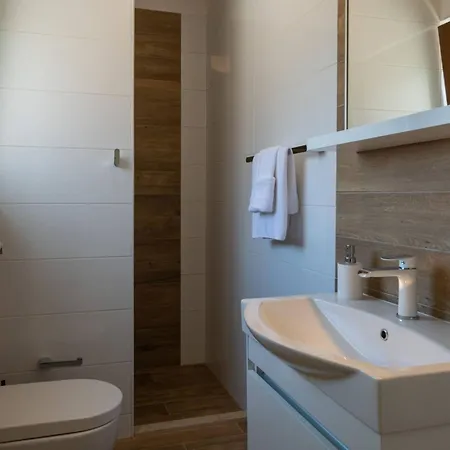 Ferienhaus Kuenstler By Interhome