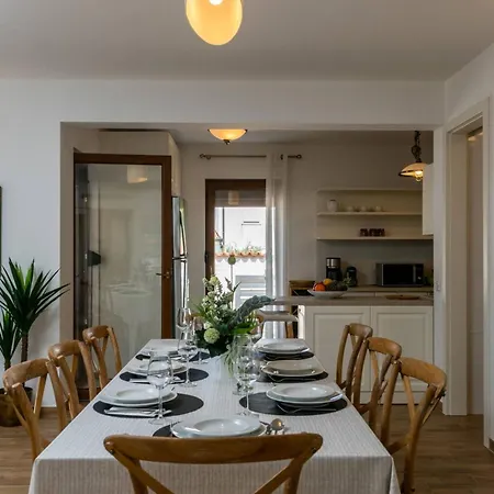 Kuenstler By Interhome Ferienhaus Vrznaveri
