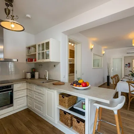 Ferienhaus Kuenstler By Interhome