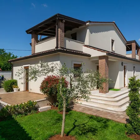 Kuenstler By Interhome Ferienhaus Vrznaveri